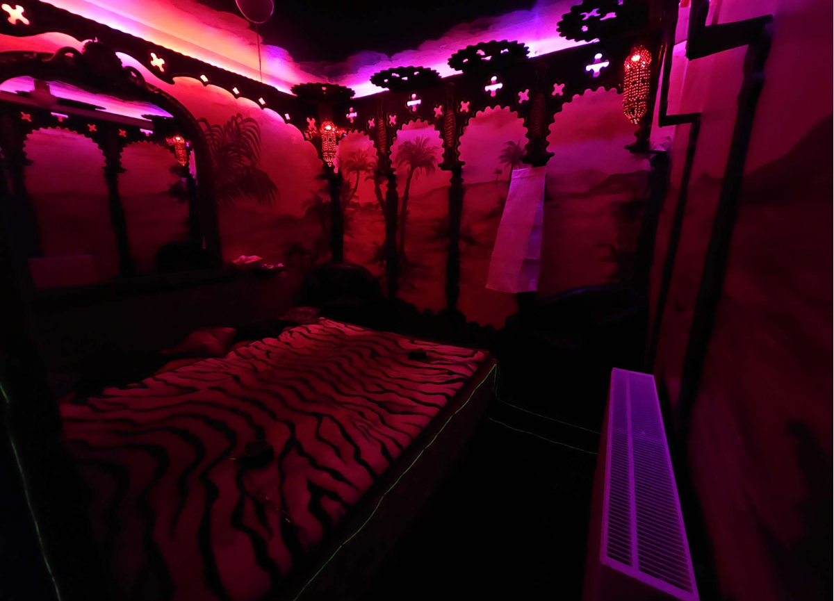 Raum mit Bett im orientalen Stil